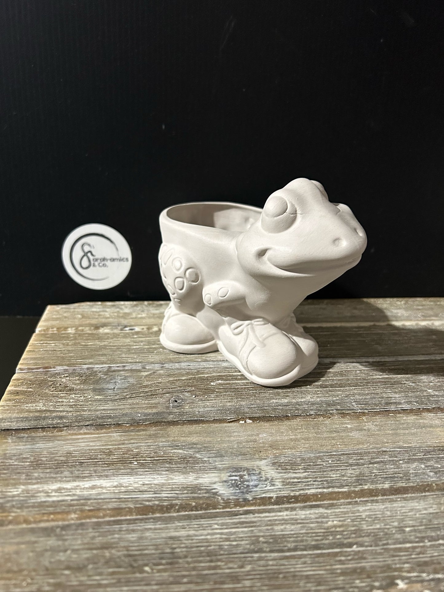 Lenny the Frog Planter Bisque