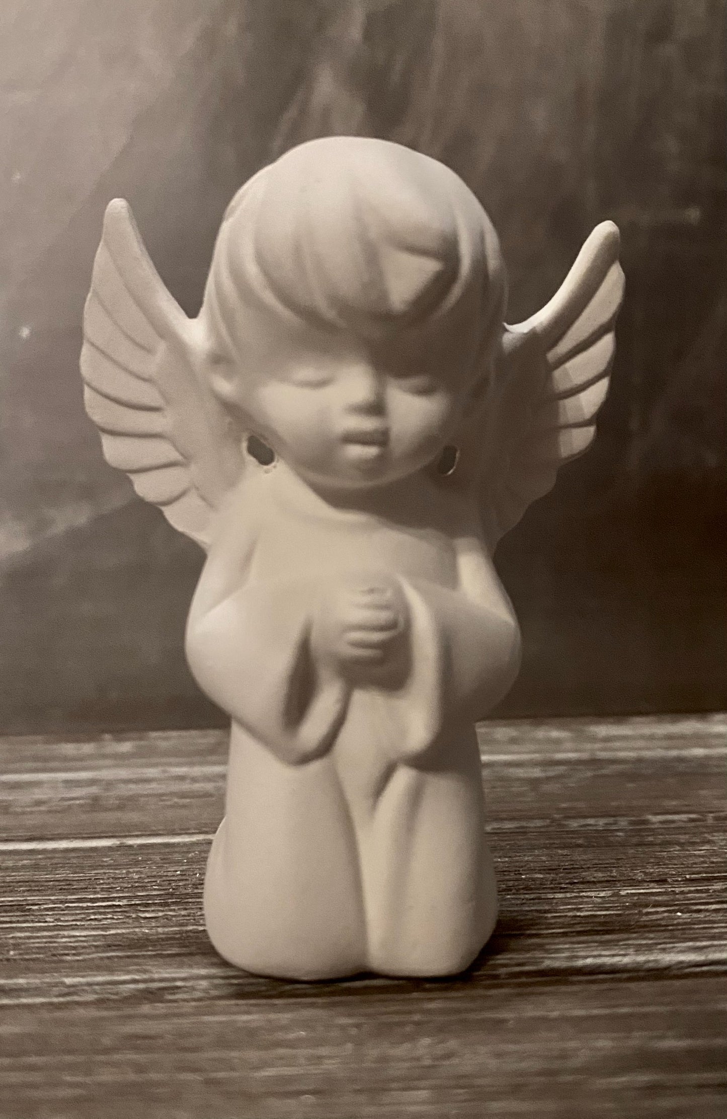 Kneeling Angel(s) Bisque Small